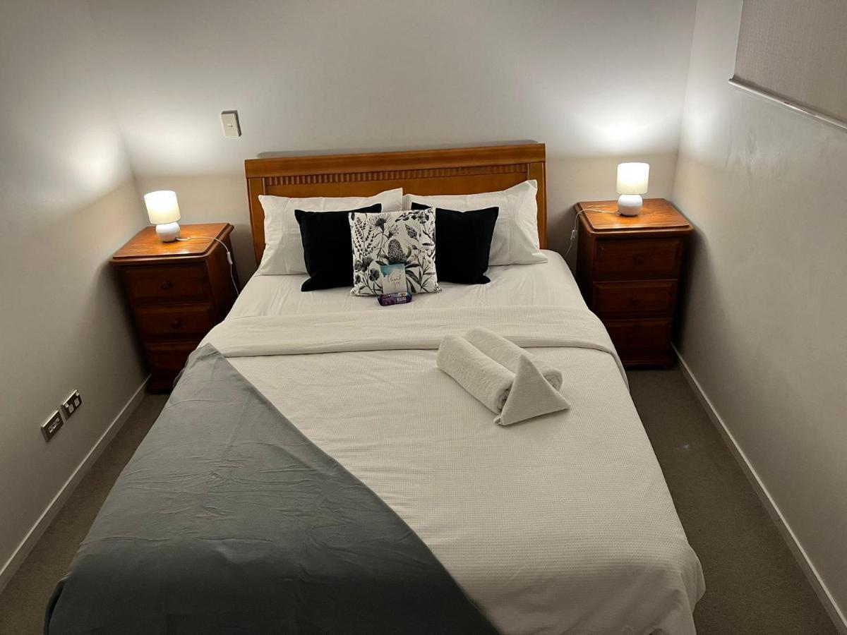 Free Wifi!! Spacious 1-Bedroom Apt, Auckland Cbd Exterior photo