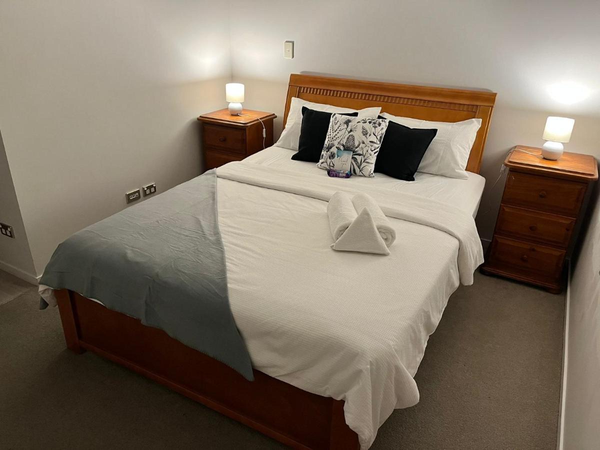 Free Wifi!! Spacious 1-Bedroom Apt, Auckland Cbd Exterior photo